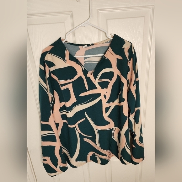 Womens Green and Pink Allover Print Lightweight 2X V Neck Blouse - Picture 7 of 7